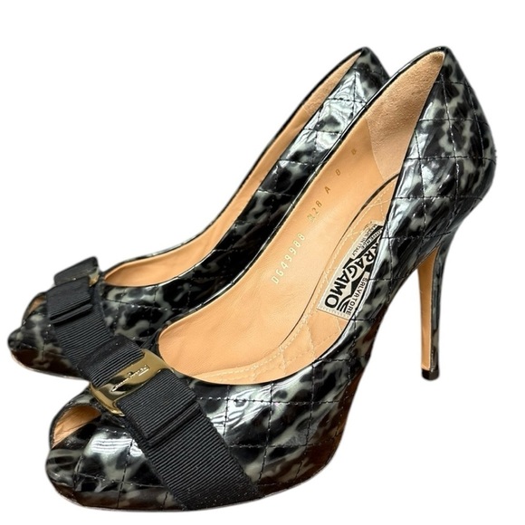 Salvatore Ferragamo Talia Quilted Patent Leather Pumps Black/Grey Size 8 - Picture 15 of 15